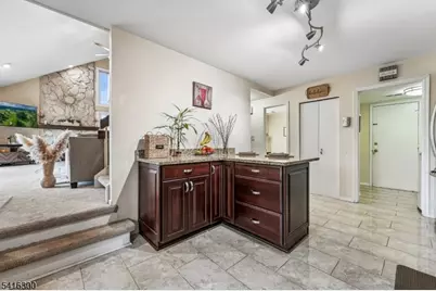 130 Kingsberry Dr, Franklin Township, NJ 08873 - Photo 15