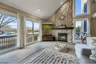 130 Kingsberry Dr, Franklin Township, NJ 08873 - Photo 5