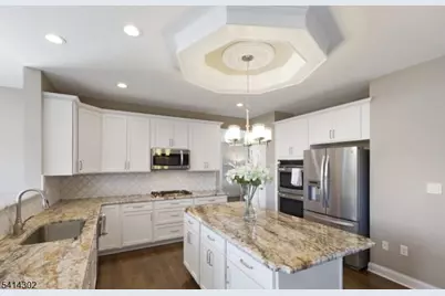 2 Elm Dr, Clinton Township, NJ 08809 - Photo 7