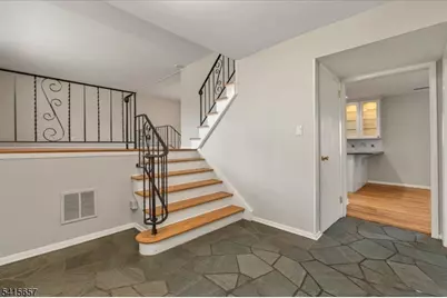 112 Crane Cir, New Providence, NJ 07974 - Photo 3