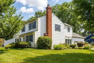 15 Columbia Dr, Bernardsville, NJ 07924 - Photo 1