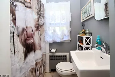 18 Durrell St, Verona, NJ 07044 - Photo 9