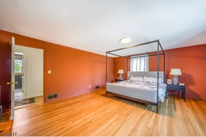 250 Old Short Hills Rd, Millburn, NJ 07078 - Photo 17