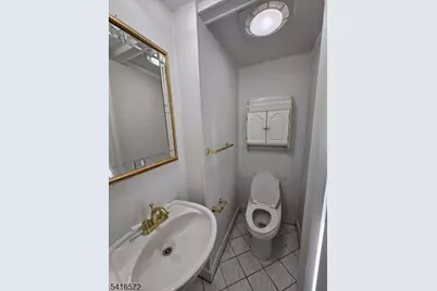 240 Copeland Ave, Lyndhurst Township, NJ 07071 - Photo 9