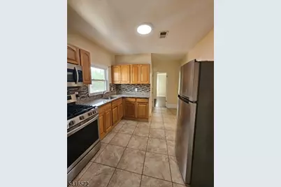 240 Copeland Ave, Lyndhurst Township, NJ 07071 - Photo 3