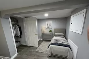 136 Raritan Rd, Linden, NJ 07036 - Photo 5