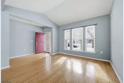 56 Kensington Cir, White Township, NJ 07823 - Photo 5