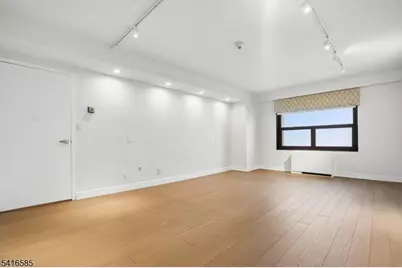 2 Claridge Dr #9 NE, Verona, NJ 07044 - Photo 9