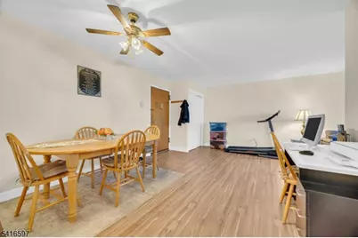 100 Luttgen Pl, Linden, NJ 07036 - Photo 5