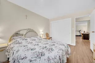 100 Luttgen Pl, Linden, NJ 07036 - Photo 11