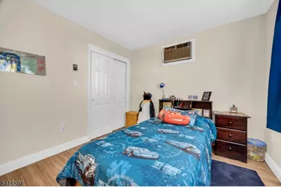 100 Luttgen Pl, Linden, NJ 07036 - Photo 13