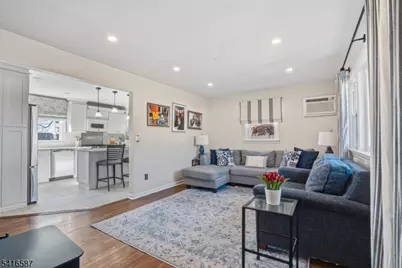 22 Laurel St, Hawthorne, NJ 07506 - Photo 5