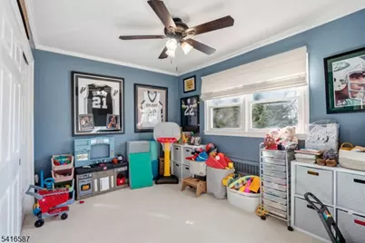 22 Laurel St, Hawthorne, NJ 07506 - Photo 15