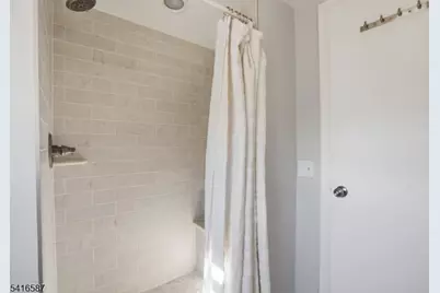 22 Laurel St, Hawthorne, NJ 07506 - Photo 21