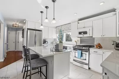 22 Laurel St, Hawthorne, NJ 07506 - Photo 11