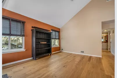 32 Morgan Court, Bedminster Township, NJ 07921 - Photo 5