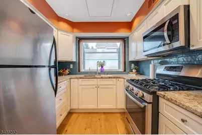 32 Morgan Court, Bedminster Township, NJ 07921 - Photo 11