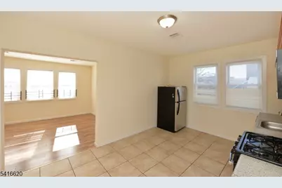 349 Osborne Ter, Newark, NJ 07112 - Photo 7