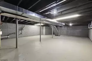 10 Robert Ct, Verona, NJ 07044 - Photo 19