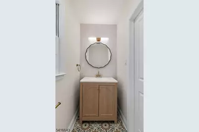 10 Robert Ct, Verona, NJ 07044 - Photo 9