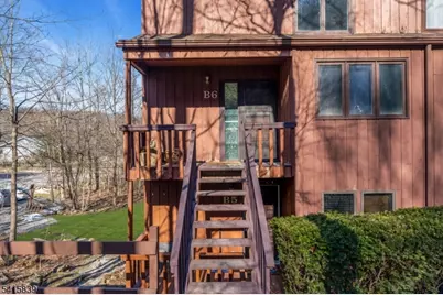 9 Village Way #6, Highland Lakes, NJ 07462 - Photo 3