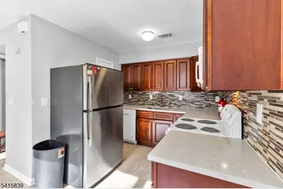 9 Village Way #6, Highland Lakes, NJ 07462 - Photo 7