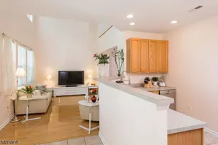 28 Sutton Ct, Hopewell Township, NJ 08534 - Photo 11