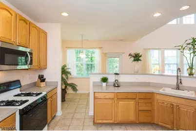 28 Sutton Ct, Hopewell Township, NJ 08534 - Photo 13