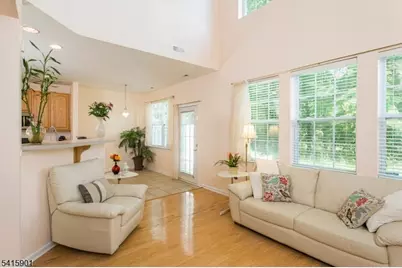 28 Sutton Ct, Hopewell Township, NJ 08534 - Photo 7