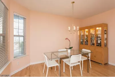 28 Sutton Ct, Hopewell Township, NJ 08534 - Photo 5