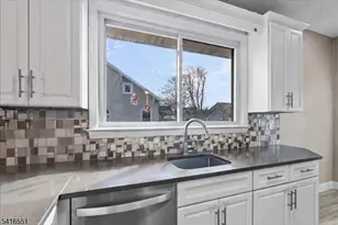 6 Center St, Pompton Lakes, NJ 07442 - Photo 13