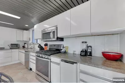 260 Garden Pl, Oradell, NJ 07649 - Photo 9