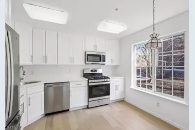 71 Village Dr, Morris Township, NJ 07960 - Photo 9