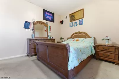 44 Prospect St, East Orange, NJ 07017 - Photo 15