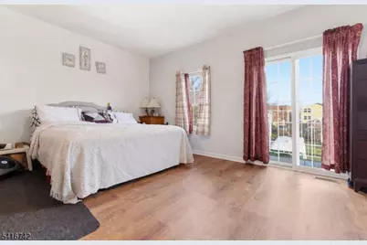 44 Prospect St, East Orange, NJ 07017 - Photo 13