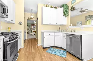 20 Chesterfield Ct, Raritan Township, NJ 08822 - Photo 9