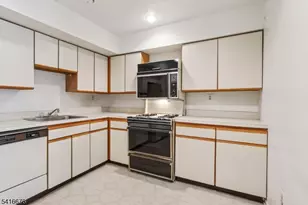 45 Sunrise Dr, Long Hill Township, NJ 07933 - Photo 7