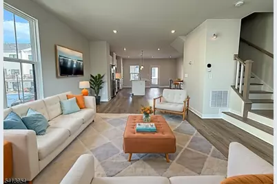 106 E Stiger St, Hackettstown, NJ 07840 - Photo 3