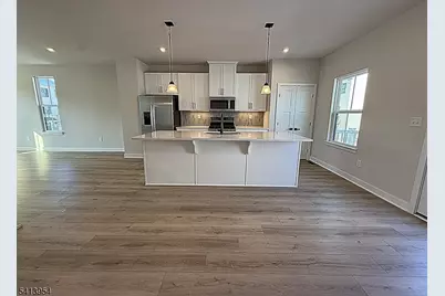 106 E Stiger St, Hackettstown, NJ 07840 - Photo 9