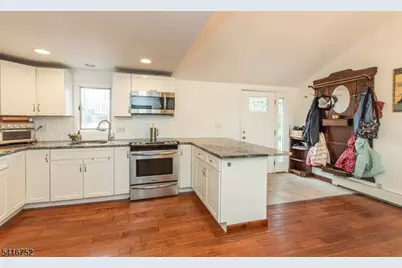 135 Breakneck Rd, Vernon Twp., NJ 07422 - Photo 7