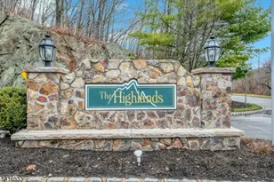 22 Mountainside Dr, Pompton Lakes, NJ 07442 - Photo 25