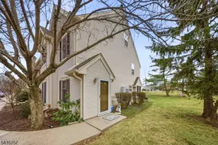 25 Colleen Ct, South Brunswick Township, NJ 08824 - Photo 3