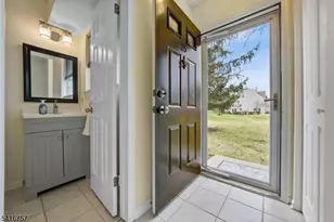 25 Colleen Ct, South Brunswick Township, NJ 08824 - Photo 19