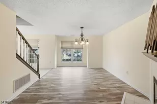 25 Colleen Ct, South Brunswick Township, NJ 08824 - Photo 9