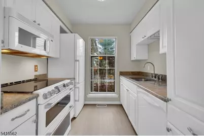 28 Grosbeak Dr, Allamuchy Township, NJ 07840 - Photo 9