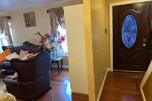 415 Wheatsheaf Rd, Roselle, NJ 07203 - Photo 3