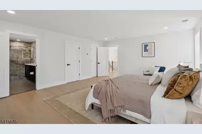 662 Summit Rd, Union Township, NJ 07083 - Photo 11