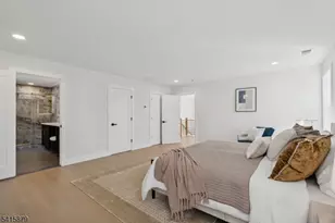 662 Summit Rd, Union Township, NJ 07083 - Photo 11