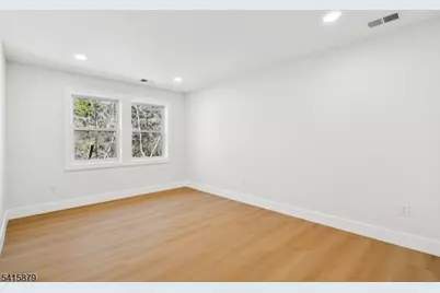 662 Summit Rd, Union Township, NJ 07083 - Photo 17