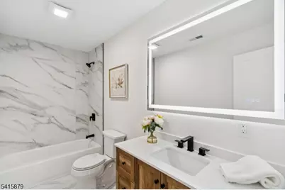 662 Summit Rd, Union Township, NJ 07083 - Photo 15